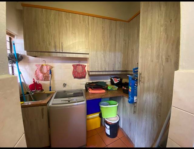 5 BEDROOM HOUSE FOR SALE IN BIRCH ACRES